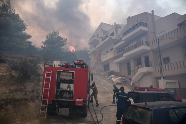 Πολύ υψηλός κίνδυνος πυρκαγιάς και την Τετάρτη σε πολλές περιοχές της χώρας