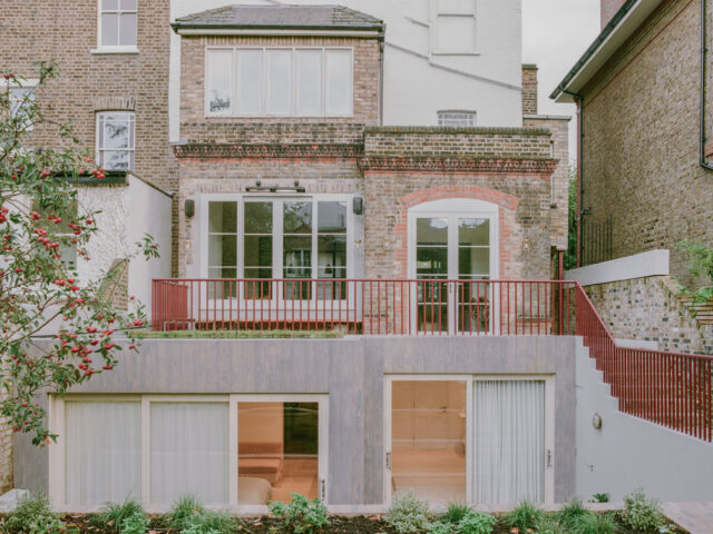 Στο Λονδίνο, μια κατοικία Βικτωριανής εποχής μετατρέπεται σε open plan εμπειρία κατοίκησης