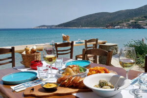 10 νησιώτικα εστιατόρια που πρέπει να επισκεφτείς