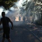 Καταστολή με χημικά και γκλοπ σε διαμαρτυρία στη Λάρισα για τις φονικές πλημμύρες [ΒΙΝΤΕΟ]