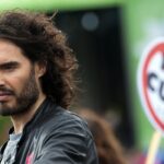 Το YouTube μπλόκαρε το κανάλι του Ράσελ Μπραντ μετά τις καταγγελίες για σεξουαλική επίθεση