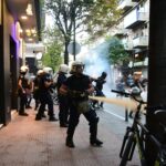 Χημικά από τα ΜΑΤ σε συγκέντρωση διαμαρτυρίας για τις πλημμύρες στη Λάρισα [ΒΙΝΤΕΟ]