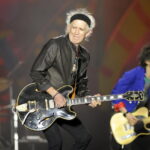 Το κλασικό «Black And Blue» των Rolling Stones ζωντανεύει σε νέα έκδοση