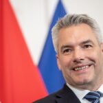 Ο Αυστριακός Καγκελάριος λέει στους φτωχούς «να ταΐζουν τα παιδιά τους McDonald’s»