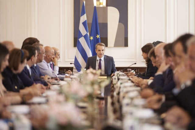 Κ. Μητσοτάκης στο υπουργικό: Η Ελλάδα πρωταγωνιστεί στον δρόμο της ανάπτυξης