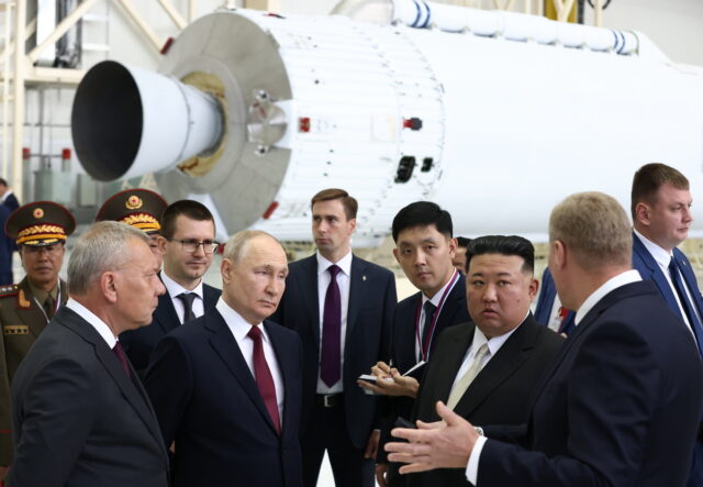 Ο Πούτιν υποδέχθηκε τον Κιμ Γιονγκ Ουν στο νέο ρωσικό κοσμοδρόμιο Βαστότσνι