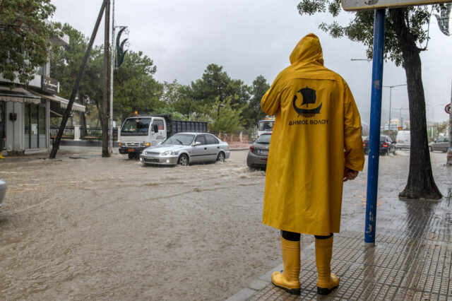 Κακοκαιρία Elias: Μήνυμα του 112 σε Αρμένι και Σωτήριο Λάρισας