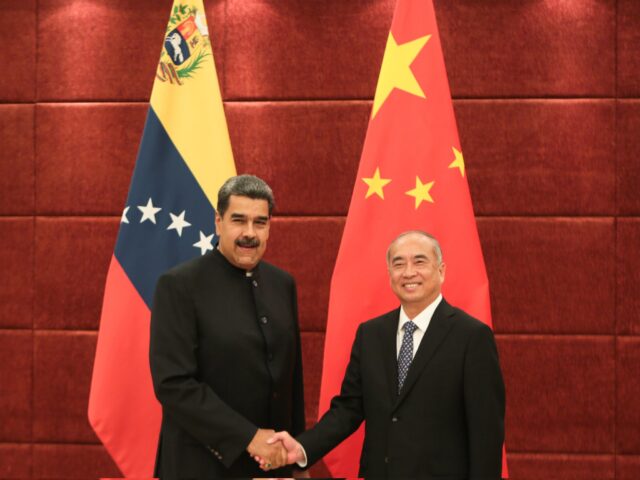Στο Πεκίνο ο πρόεδρος της Βενεζουέλας για να συναντηθεί με τον Κινέζο ομόλογό του