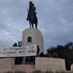 «Πόλη τουριστών, δήμαρχος της μίζας» – Παρέμβαση κατοίκων της Αθήνας στο 51ο Φεστιβάλ Βιβλίου