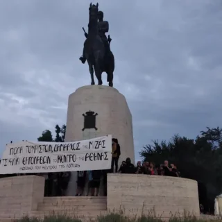 «Πόλη τουριστών, δήμαρχος της μίζας» – Παρέμβαση κατοίκων της Αθήνας στο 51ο Φεστιβάλ Βιβλίου