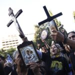 Ναζιστικοί χαιρετισμοί σε διαδήλωση για τις νέες ταυτότητες στο Σύνταγμα [ΒΙΝΤΕΟ]