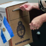 Αργεντινή: Σέρχιο Μάσα και Χαβιέρ Μιλέι θα αναμετρηθούν στον β΄ γύρο των προεδρικών εκλογών