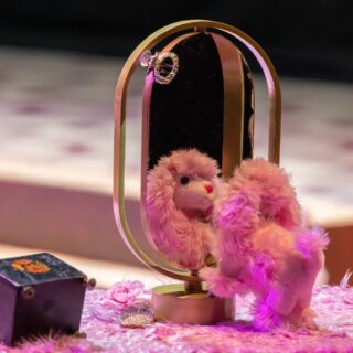 Στρέλλα: Ένα φωτογραφικό rewind από μια ασυμβίβαστη επιστροφή