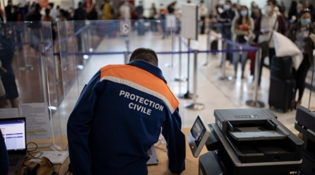 Γαλλία: 100 προειδοποιήσεις για τοποθέτηση βόμβας σε αεροδρόμιο από τις 18 Οκτωβρίου