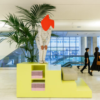 Συμβιωτικά: Η έκθεση των miss dialectic στο ΕΜΣΤ «γαργαλάει» τη συνύπαρξη με τα έργα θηλυκοτήτων στην τέχνη