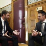 Συνάντηση Ανδρουλάκη – Κασσελάκη στη Βουλή με επίκεντρο το θέμα των υποκλοπών