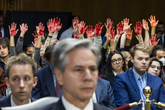 ΗΠΑ: Διαδηλωτές διέκοψαν την ομιλία του Άντονι Μπλίνκεν στη Γερουσία [ΒΙΝΤΕΟ]