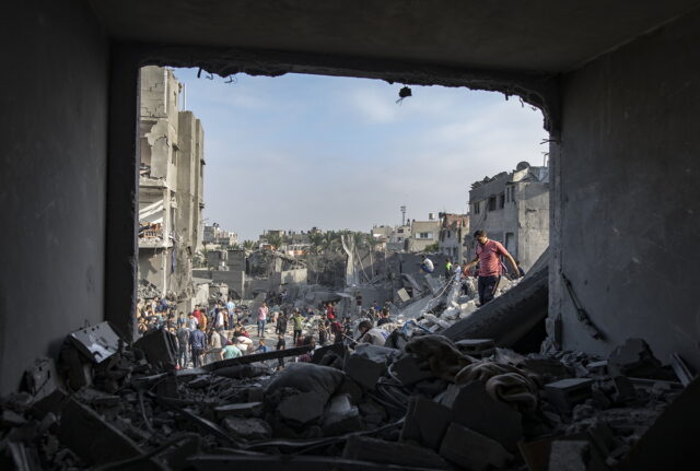 Έφτασε στην Αίγυπτο η ελληνική ανθρωπιστική βοήθεια για τους αμάχους της Γάζας