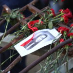 Έκλεισαν οι πύλες του Πολυτεχνείου – Ξεκινάει η πορεία προς την αμερικανική πρεσβεία