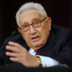 Το περιοδικό Rolling Stone αποχαιρετά με τον δικό του τρόπο τον «εγκληματία πολέμου» Χένρι Κίσιντζερ