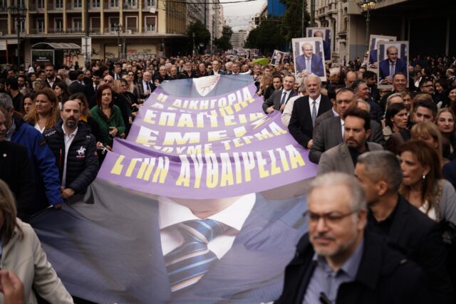 Καθολική αποχη των δικηγορων από σήμερα