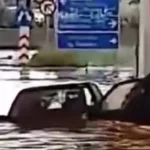 Πλυμμήρες στην Πάτρα: Απεγκλωβισμός γυναίκας από το βυθισμένο αυτοκίνητο της
