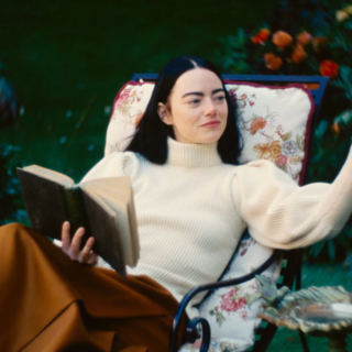 Η Έμμα Στόουν κάνει μια φανταστική επανάσταση στο Poor Things του Γιώργου Λάνθιμου