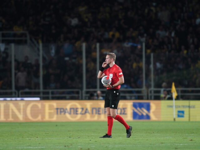 Super League: Τέλος οι ξένοι διαιτητές με εντολή της UEFA