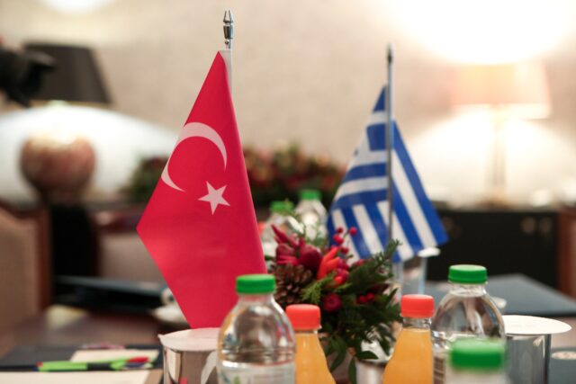 Επίσκεψη Ερντογάν: Αυτές είναι όλες οι συμφωνίες που υπέγραψαν Ελλάδα-Τουρκία