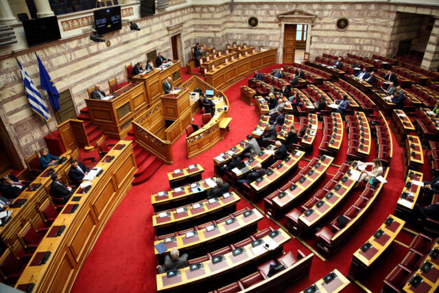 Βουλή: Eρώτηση ΣΥΡΙΖΑ για την ασφάλεια των σιδηροδρομικών μεταφορών