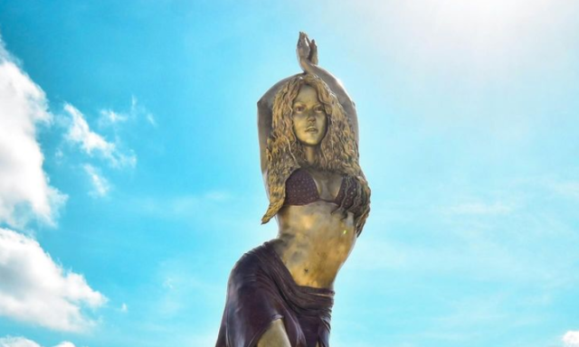 Η Σακίρα τιμήθηκε από την γενέτειρά της με ένα άγαλμα ύψους 6,5 μέτρων [ΒΙΝΤΕΟ]