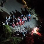 «Ιπτάμενοι» πυροσβέστες στο ΠΑΓΝΗ και στο Βενιζέλειο, μοίρασαν δώρα και χαμόγελα σε ασθενείς