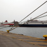 Αυτοκίνητο έπεσε στη θάλασσα στο λιμάνι του Πειραιά