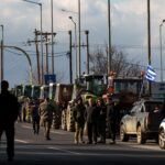 Πληθαίνουν τα μπλόκα των αγροτών στη Φθιώτιδα