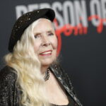 Η Τζόνι Μίτσελ θα εμφανιστεί στη σκηνή των βραβείων Grammy