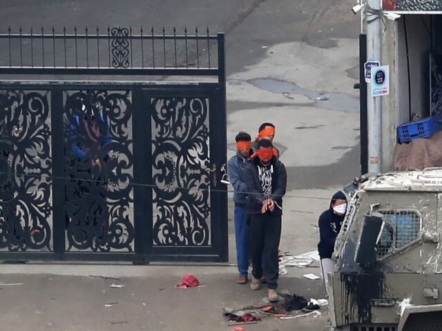 Επιδρομή του ισραηλινού στρατού στον προσφυγικό καταυλισμό Νουρ Σαμς στη Δυτική Όχθη