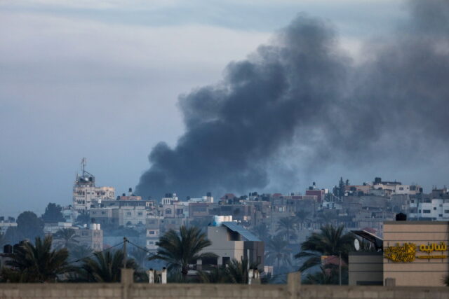 Το Ισραήλ σφυροκοπεί τη Γάζα – Ο Μπλίνκεν συνεχίζει τον «διπλωματικό μαραθώνιο»