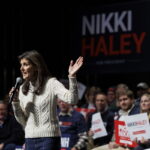 ΗΠΑ: Νίκι Χέιλι εναντίον Ντόναλντ Τραμπ σε προεκλογικό αγώνα στο Νιου Χαμσάιρ