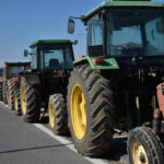 Λάρισα: Συλλαλητήριο με τρακτέρ πραγματοποίησαν αγρότες στον Δήμο Αγιάς