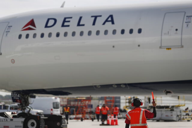 ΗΠΑ: Αποκολλήθηκε τροχός από Boeing 757 κατά την απογείωση