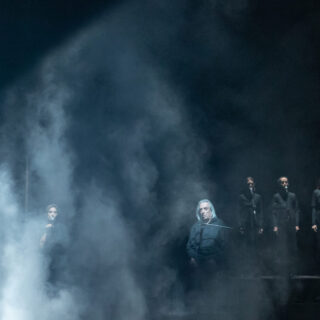 Είδαμε τη Νέκυια στη Στέγη και συγκινηθήκαμε με την αφήγηση του Γιάννη Αγγελάκα και της  Όλιας Λαζαρίδου