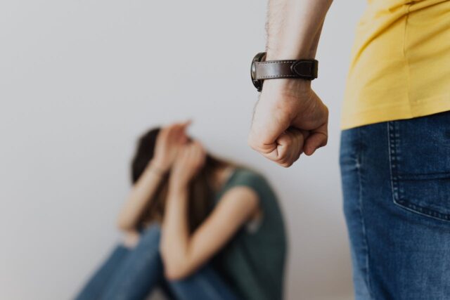 Ζάκυνθος: 27χρονος έδεσε την έγκυο σύντροφό του και την ανάγκασε να αποβάλει