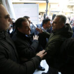 Άδωνις Γεωργιάδης: «Θερμή» υποδοχή με γιουχαΐσματα έξω από το υπουργείο Υγείας [ΒΙΝΤΕΟ]