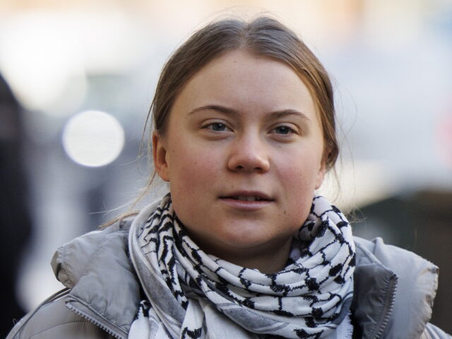 Βρετανία: Η Γκρέτα Τούνμπεργκ συνελήφθη σε διαδήλωση υπέρ της Παλαιστίνης