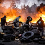 Ολλανδία: Διαδηλώσεις αγροτών με μπλόκα και φωτιές