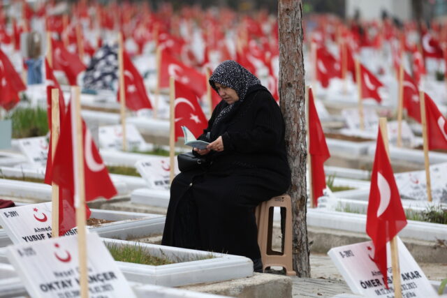 Τουρκία: Οι αναμνήσεις «στοιχειώνουν», έναν χρόνο μετά τους φονικούς σεισμούς