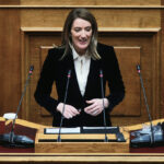 Ρομπέρτα Μέτσολα στη Βουλή: Απέτισε φόρο τιμής στον Αλεξέι Ναβάλνι