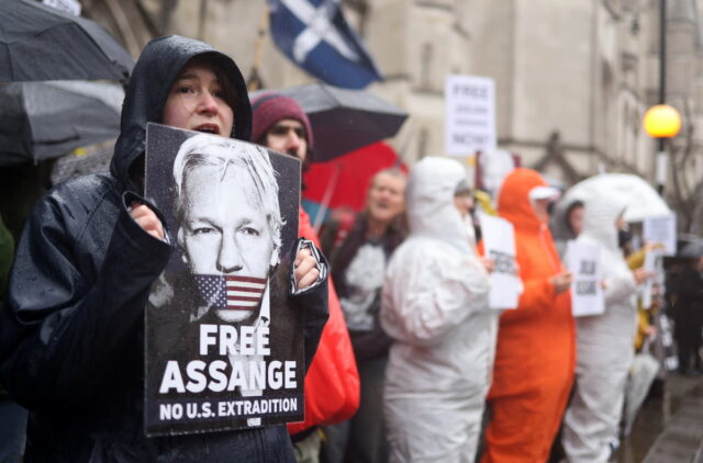 Μ. Βρετανία: «Ο Ασάνζ διώκεται επειδή δημοσιοποίησε αδιακρίτως ονόματα πηγών» λένε οι ΗΠΑ