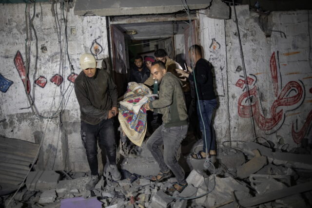 Γάζα: Τουλάχιστον 29.878 οι νεκροί Παλαιστίνιοι