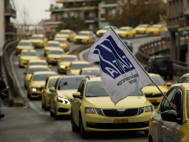 «Χειρόφρενο» τραβούν από σήμερα οι οδηγοί ταξί